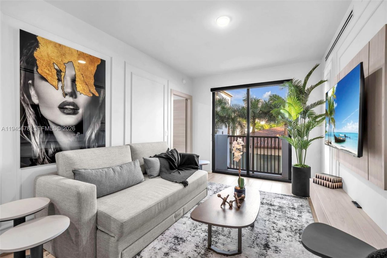 4220 Laguna St, Unit 505, Coral Gables, FL 33146 Photo