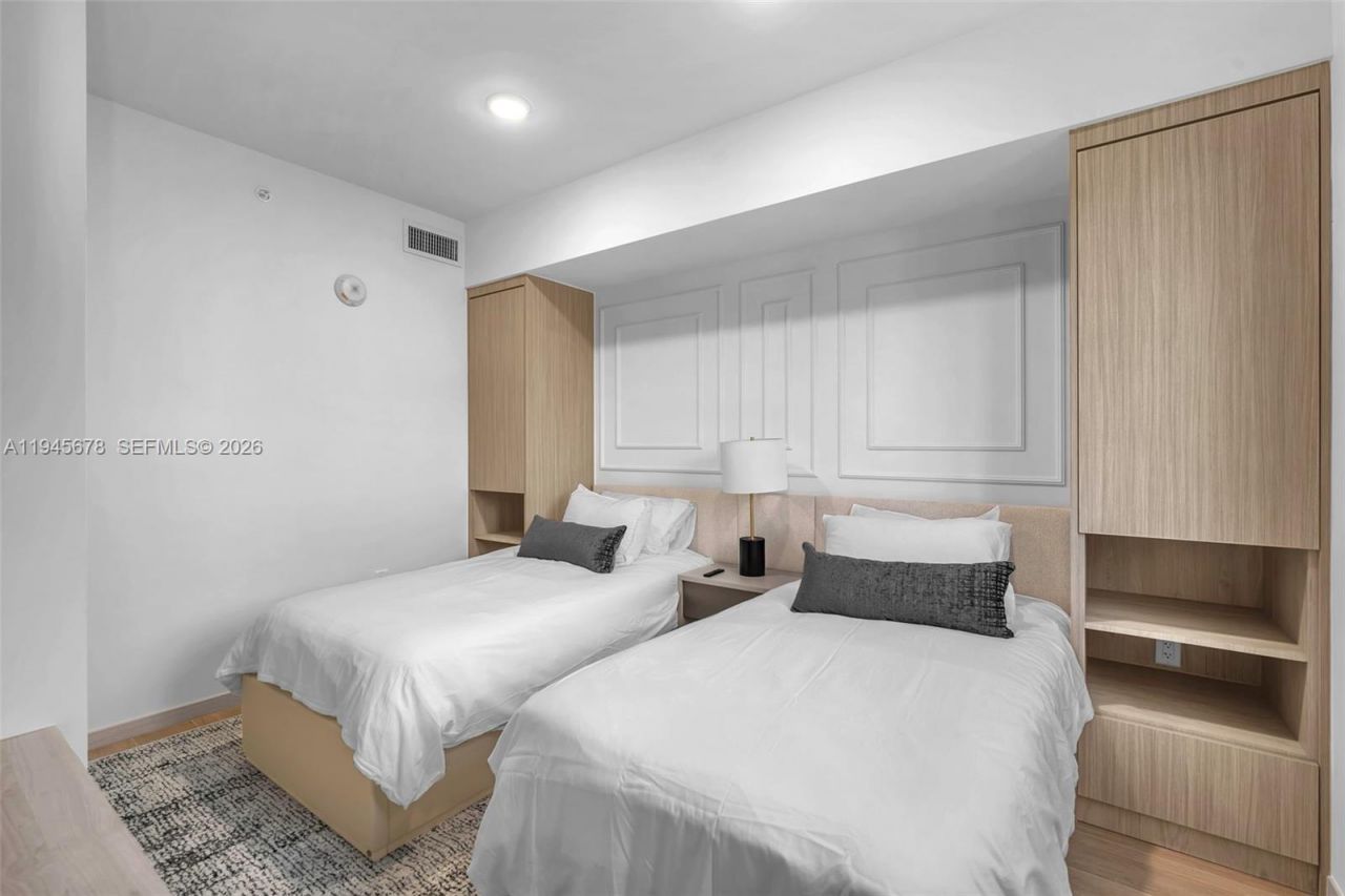 4220 Laguna St, Unit 505, Coral Gables, FL 33146 Photo