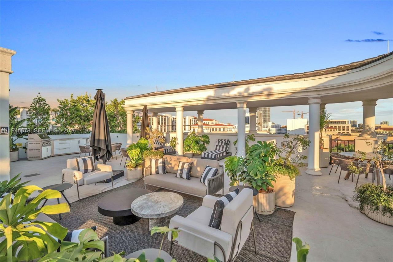 4220 Laguna St, Unit 505, Coral Gables, FL 33146 Photo