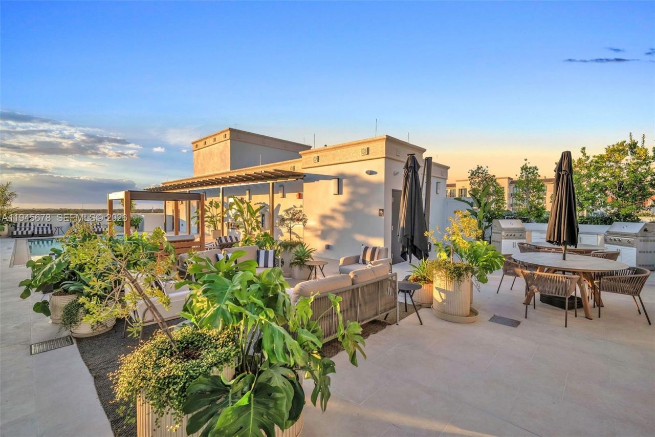 4220 Laguna St, Unit 505, Coral Gables, FL 33146 Photo