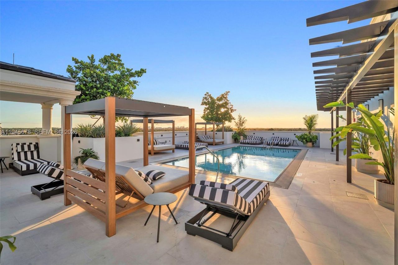 4220 Laguna St, Unit 505, Coral Gables, FL 33146 Photo