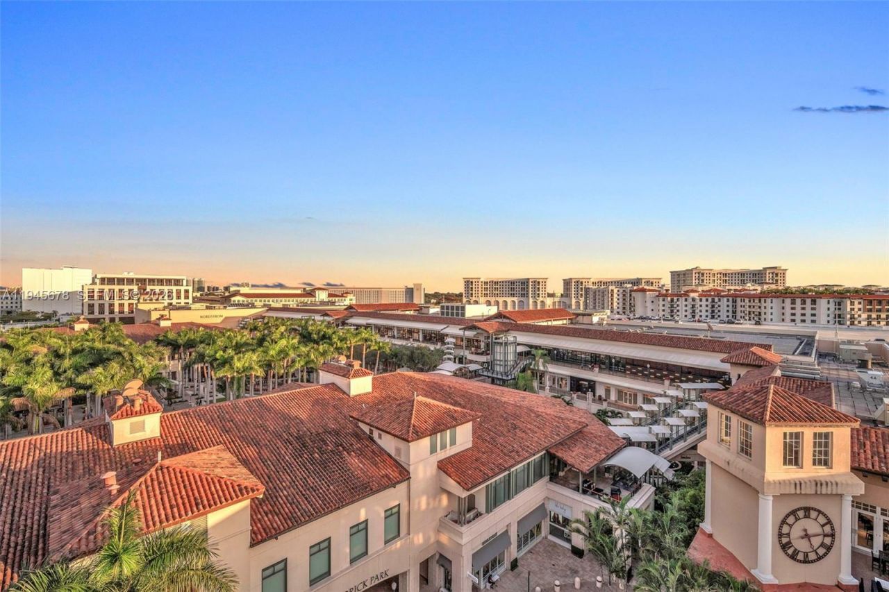 4220 Laguna St, Unit 505, Coral Gables, FL 33146 Photo