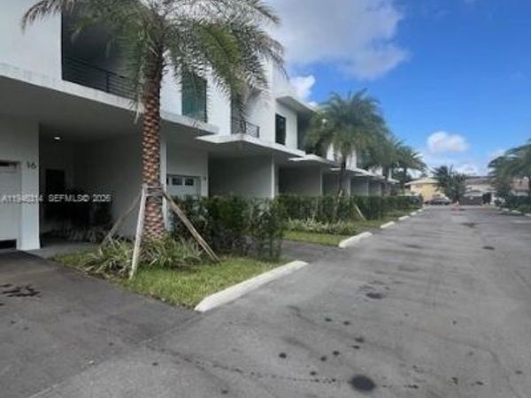 2526 Pierce Street, Unit 10, Hollywood, FL 33020