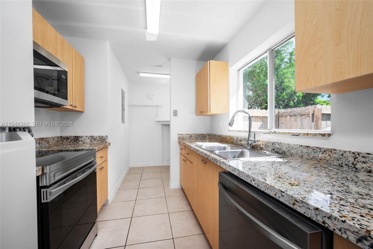 2275 SW 61st Ave, Miami, FL 33155 Photo