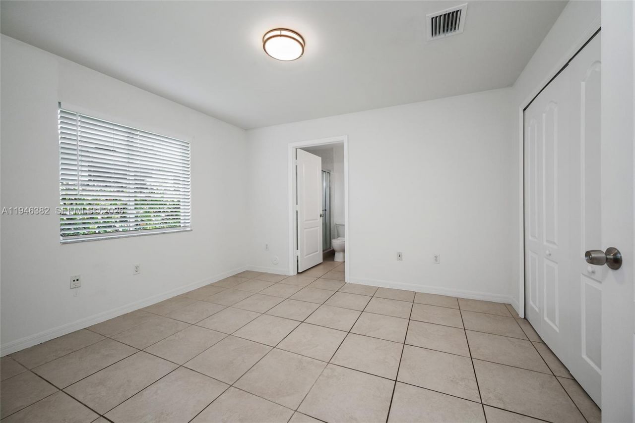 2275 SW 61st Ave, Miami, FL 33155 Photo