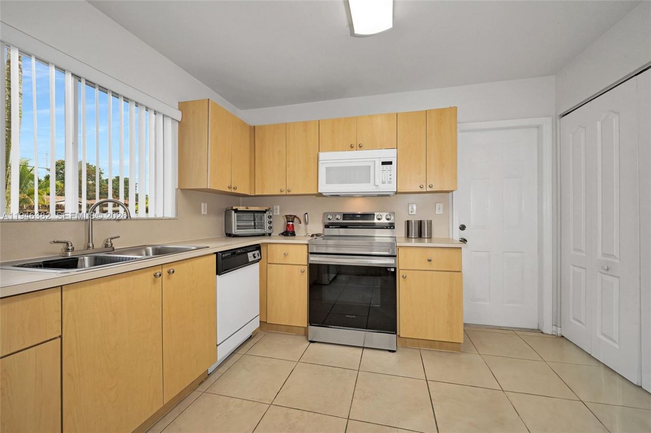 2275 SW 61st Ave, Miami, FL 33155 Photo