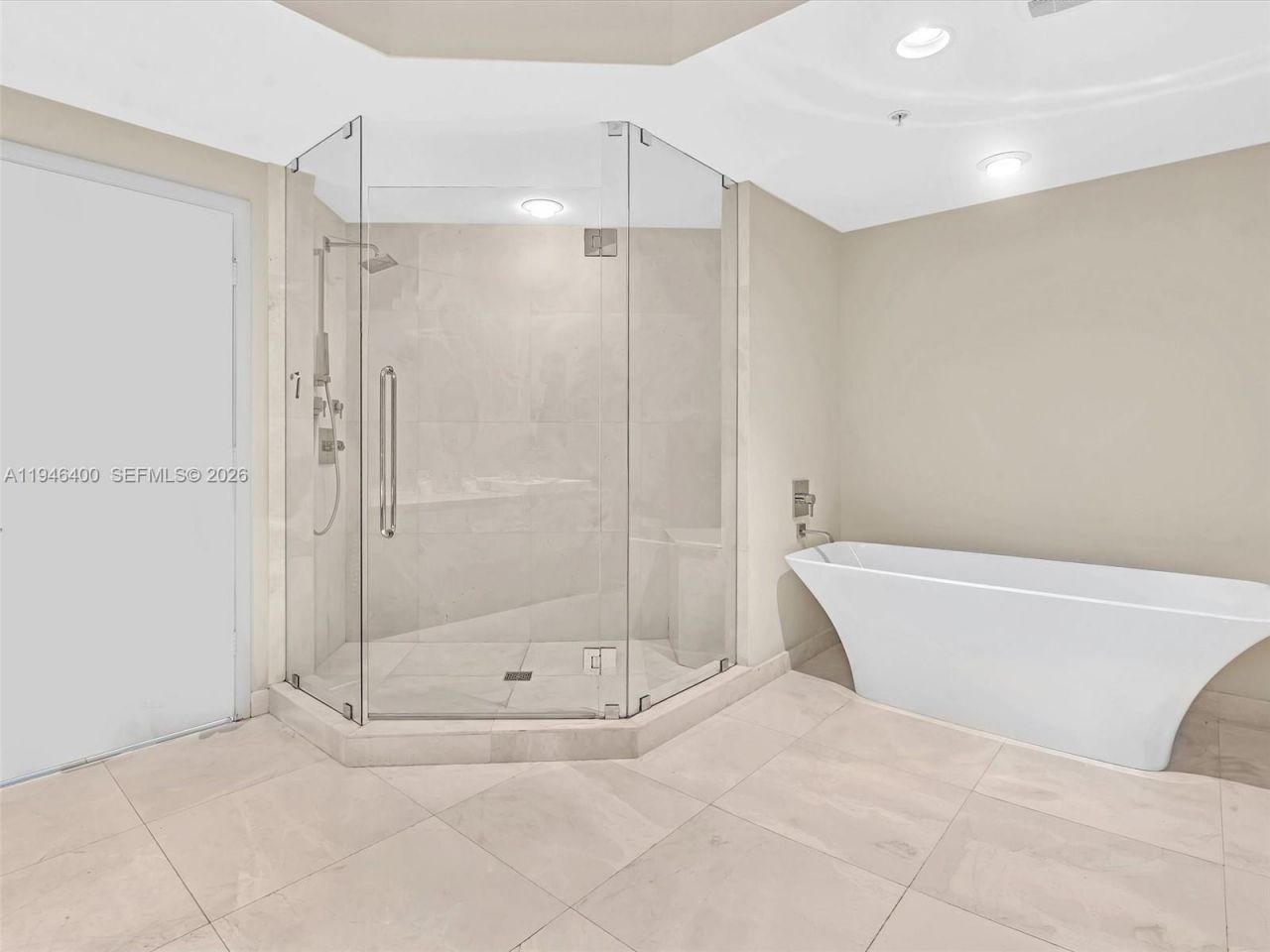 17301 Biscayne Blvd, Unit 2301, North Miami Beach, FL 33160 Photo