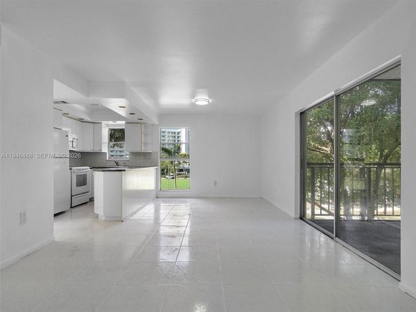 201 178th Dr, Unit 307, Sunny Isles Beach, FL 33160