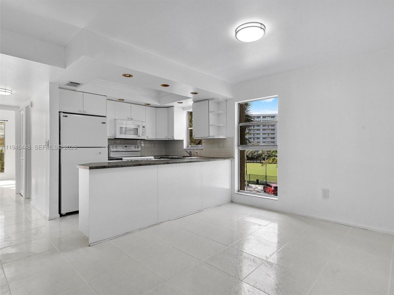 201 178th Dr, Unit 307, Sunny Isles Beach, FL 33160 Photo