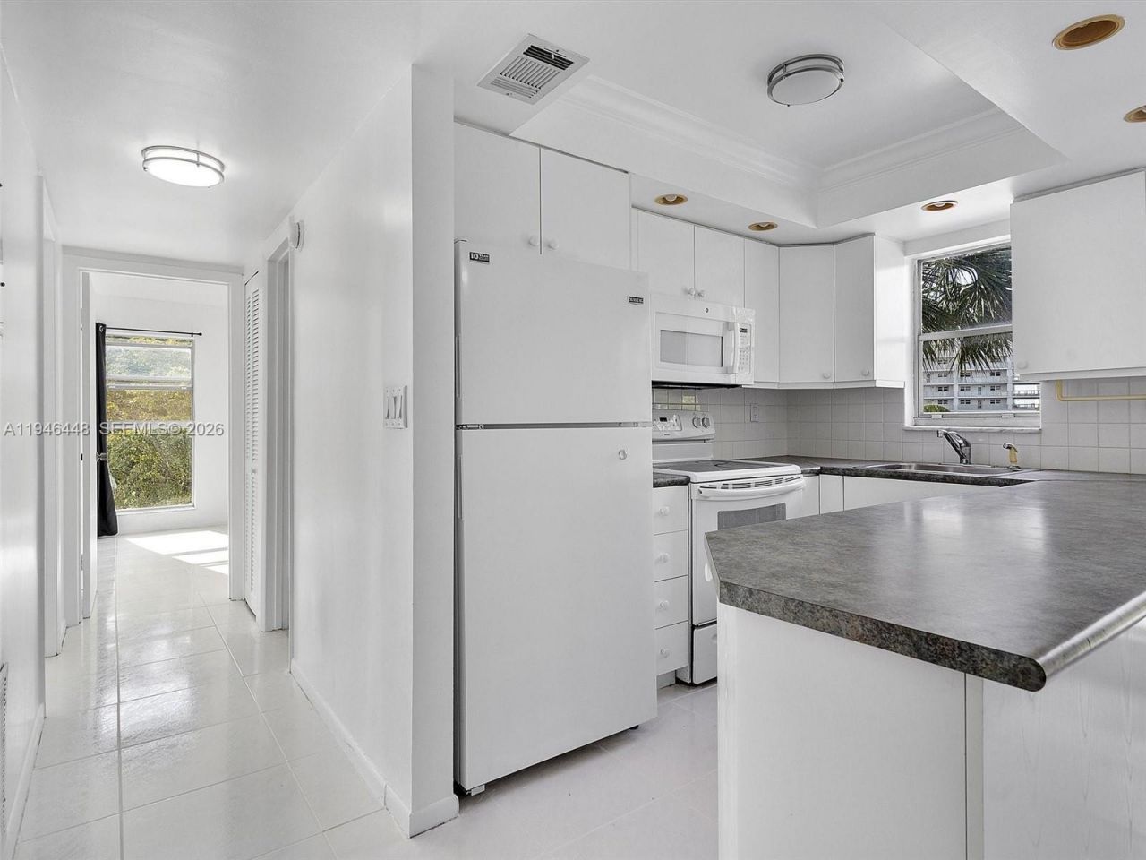 201 178th Dr, Unit 307, Sunny Isles Beach, FL 33160 Photo