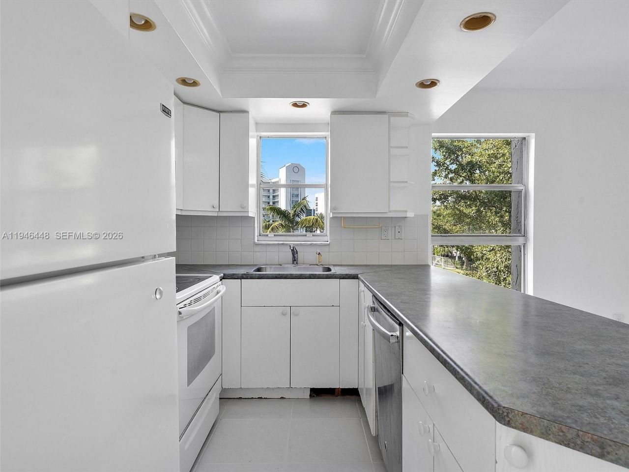 201 178th Dr, Unit 307, Sunny Isles Beach, FL 33160 Photo