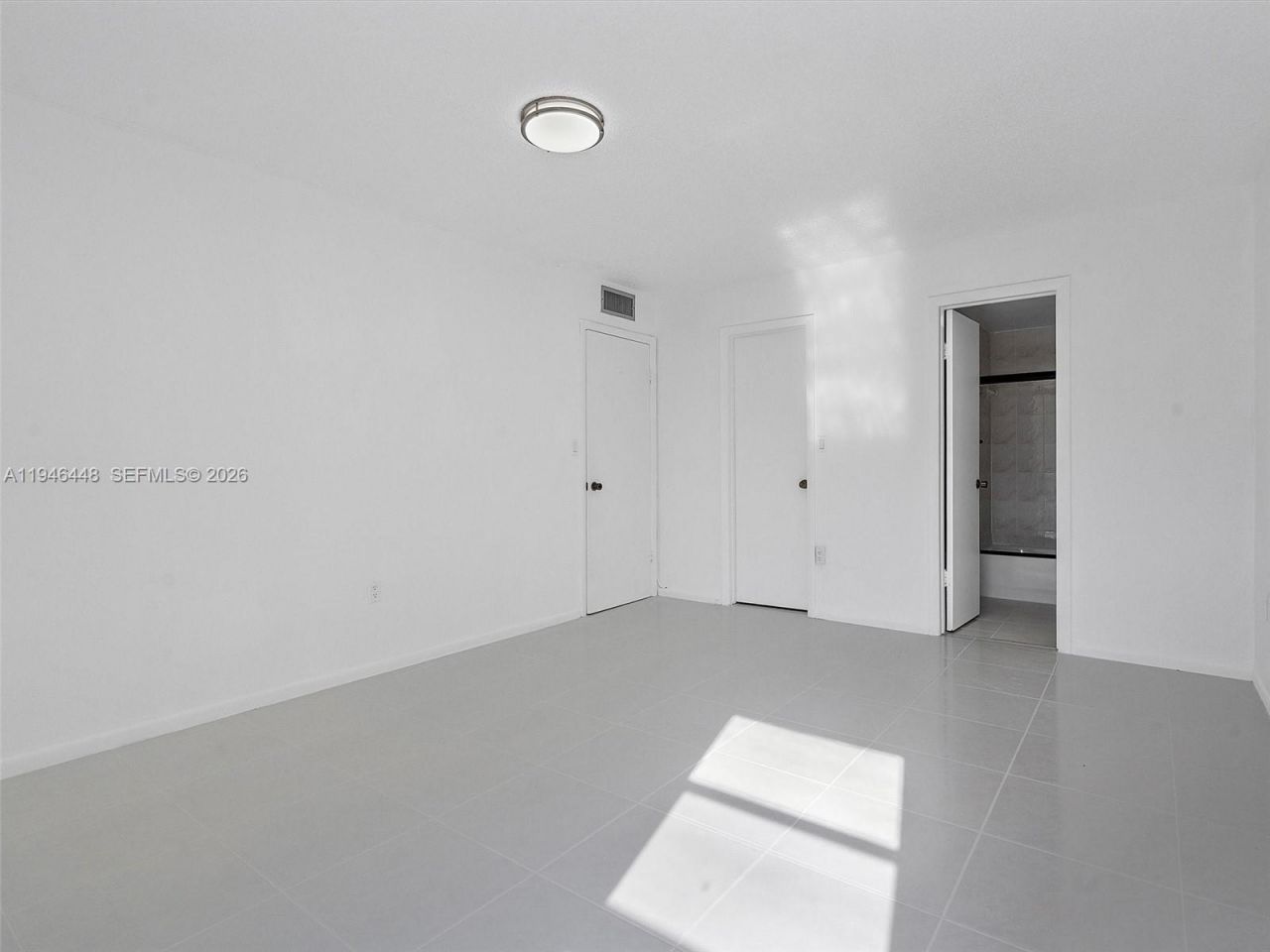 201 178th Dr, Unit 307, Sunny Isles Beach, FL 33160 Photo