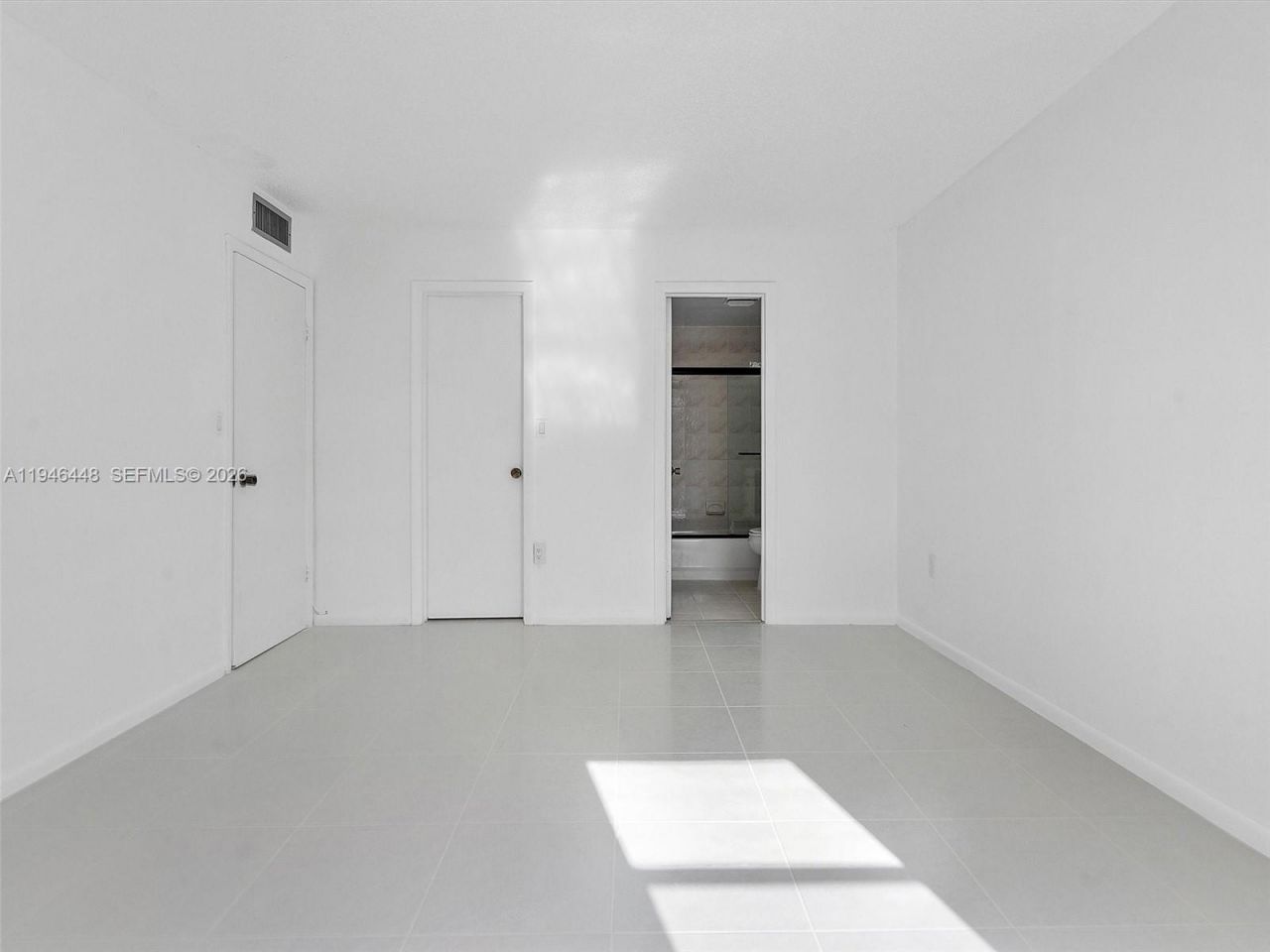 201 178th Dr, Unit 307, Sunny Isles Beach, FL 33160 Photo