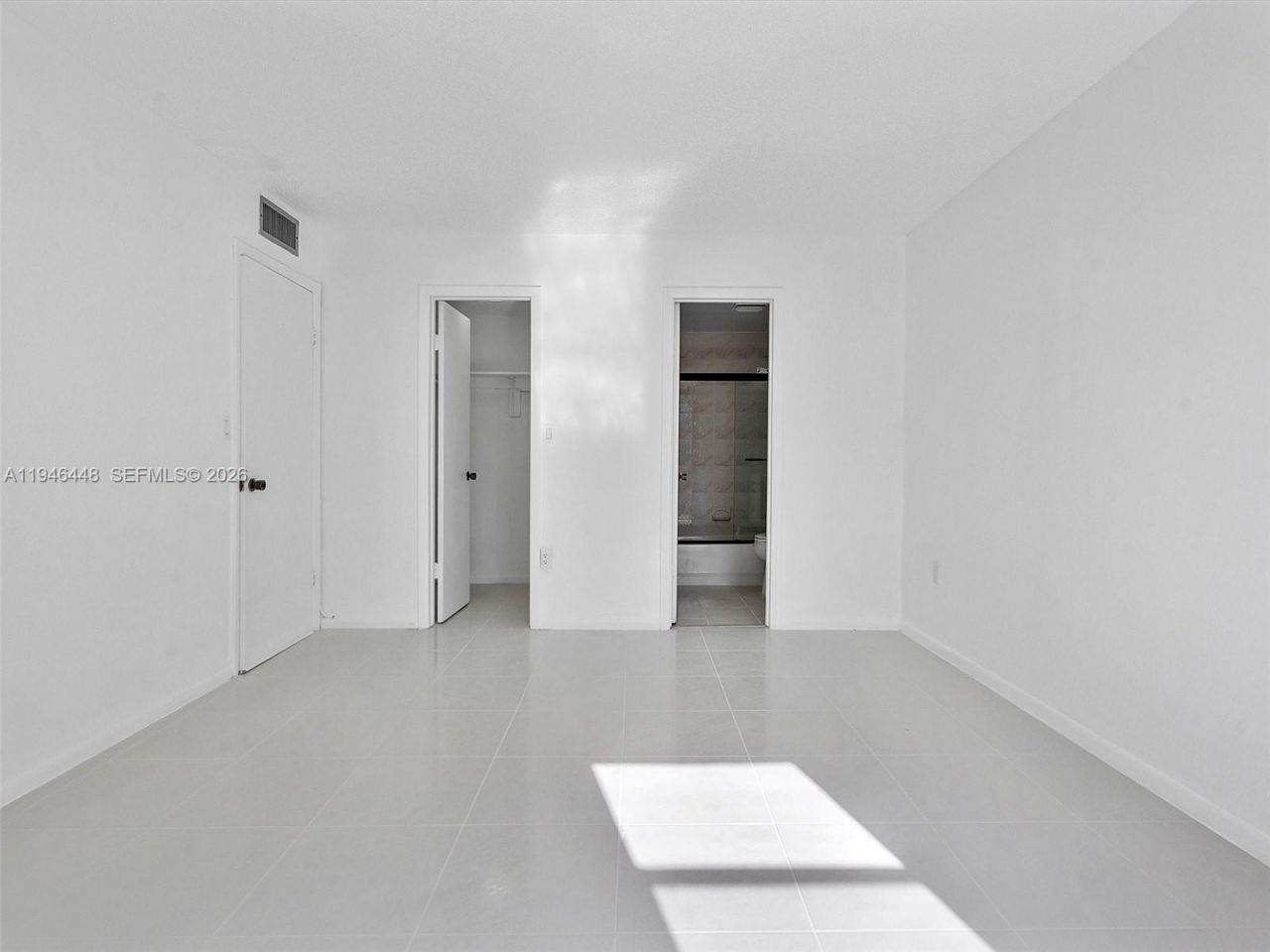 201 178th Dr, Unit 307, Sunny Isles Beach, FL 33160 Photo