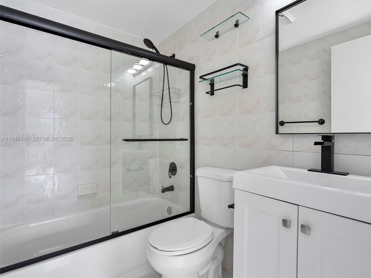 201 178th Dr, Unit 307, Sunny Isles Beach, FL 33160 Photo