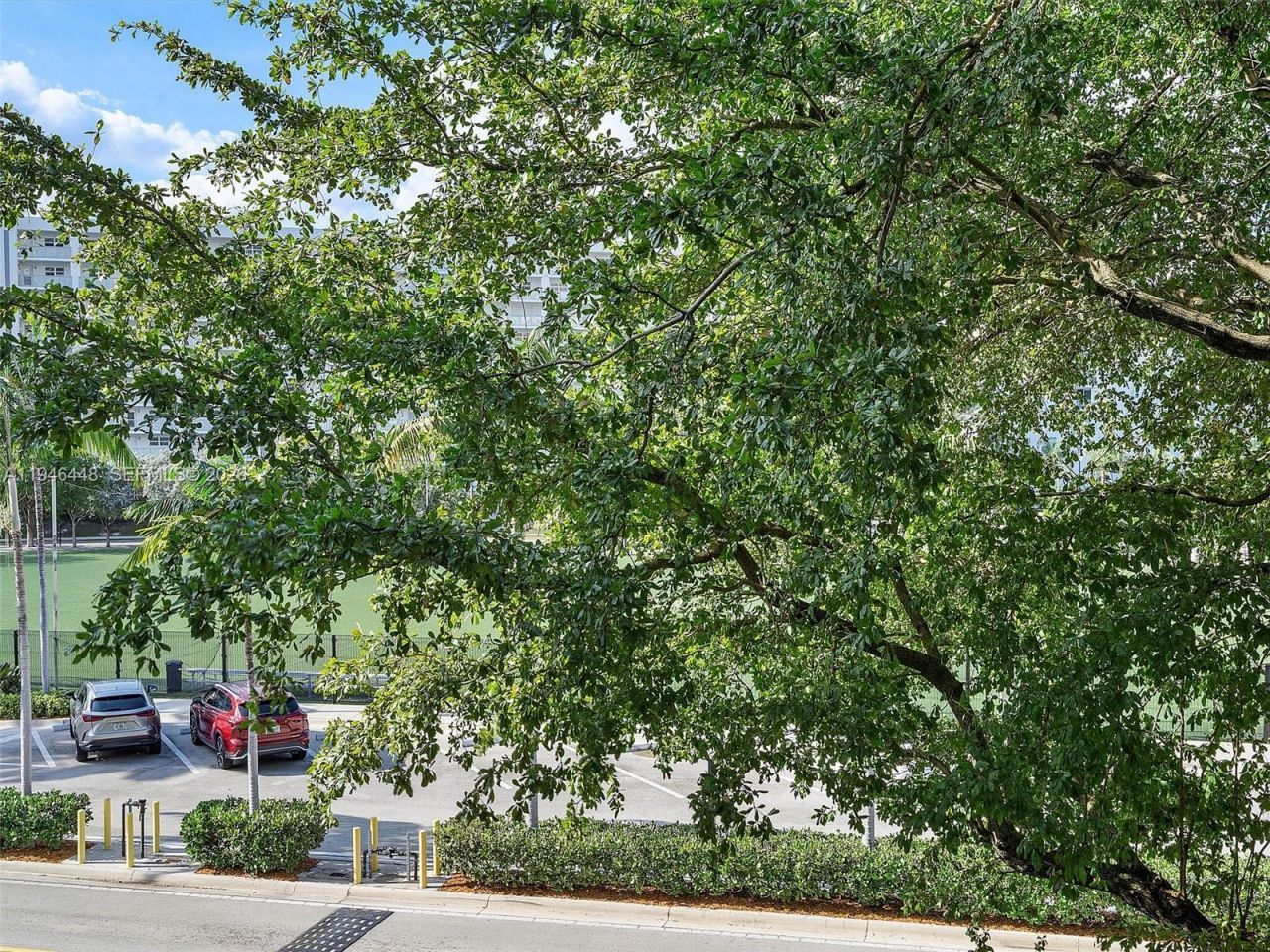 201 178th Dr, Unit 307, Sunny Isles Beach, FL 33160 Photo