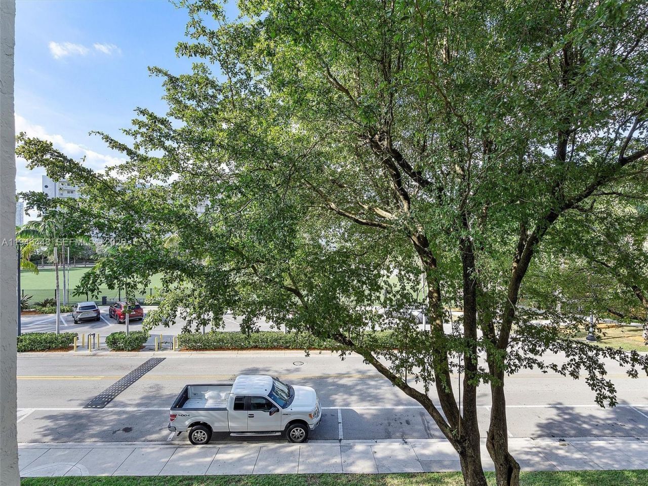 201 178th Dr, Unit 307, Sunny Isles Beach, FL 33160 Photo