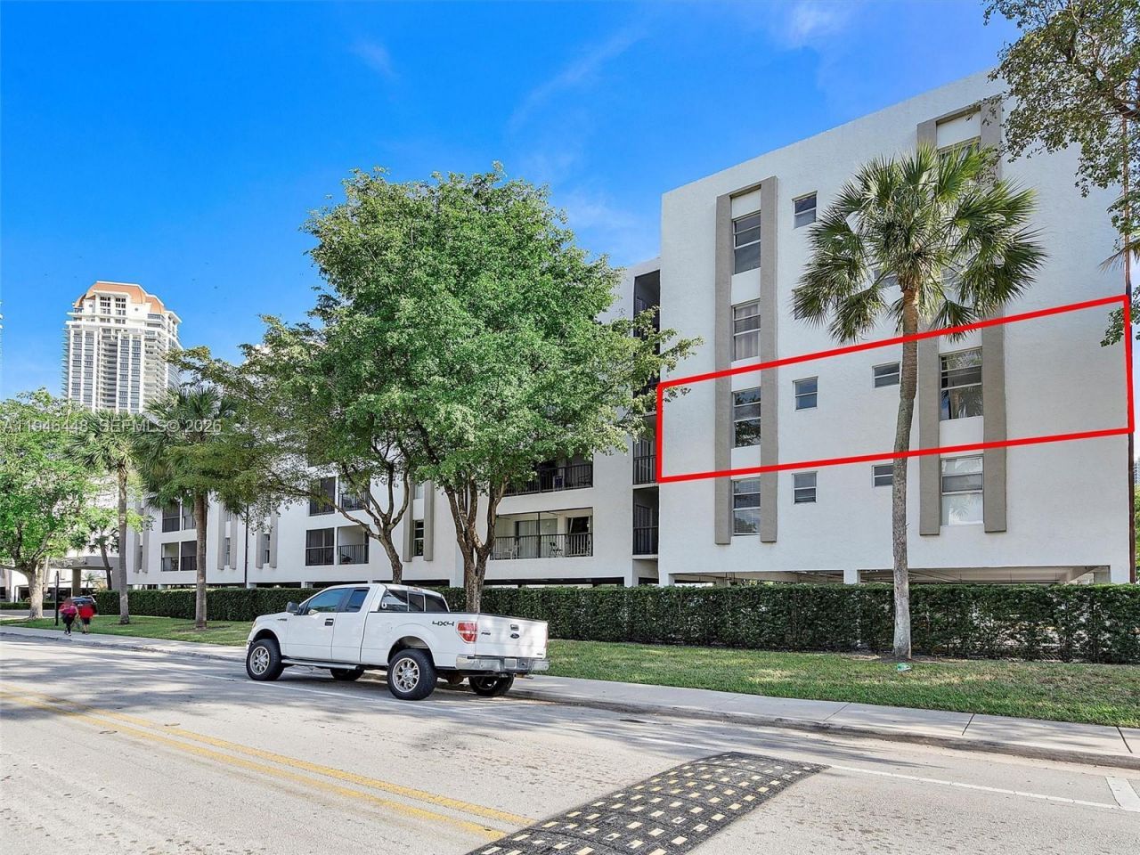 201 178th Dr, Unit 307, Sunny Isles Beach, FL 33160 Photo