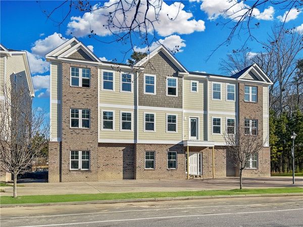 623 COMMONWEALTH Boulevard, Yorktown, VA 23693