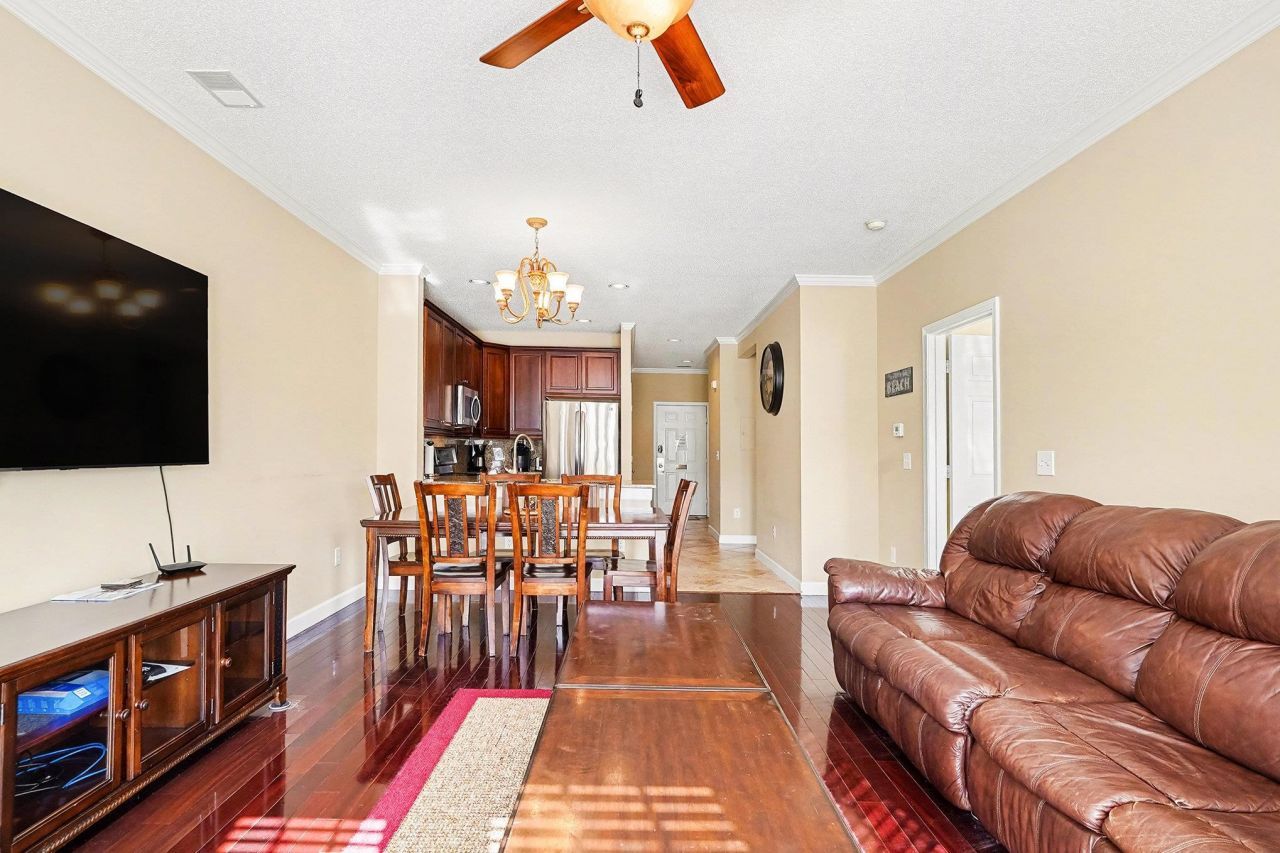 4518 Girvan Dr. Photo 6