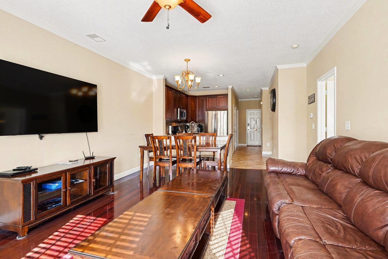 4518 Girvan Dr. Photo 7