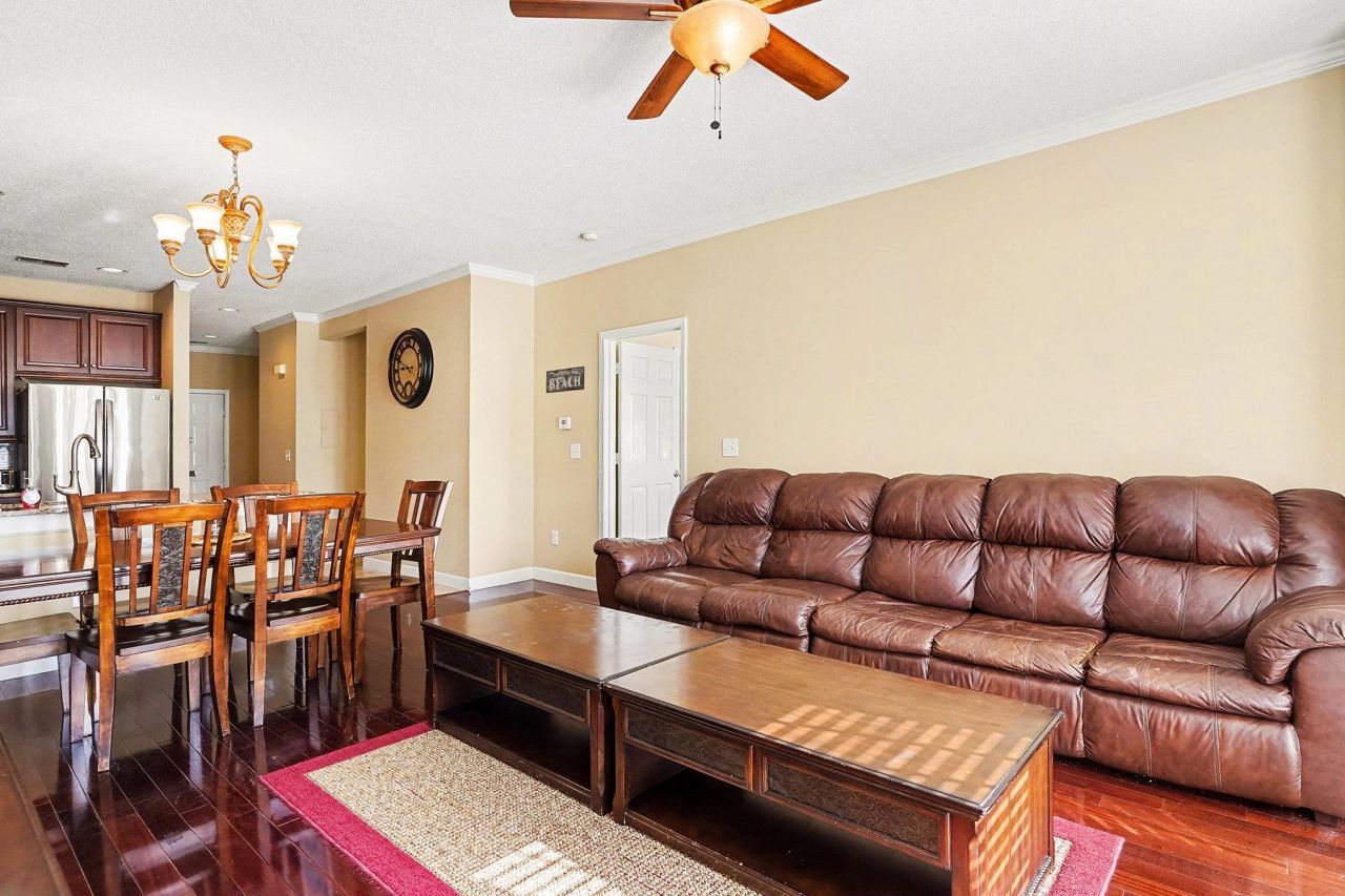 4518 Girvan Dr. Photo 8