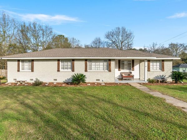 115 Smith St., Petal, MS 39465