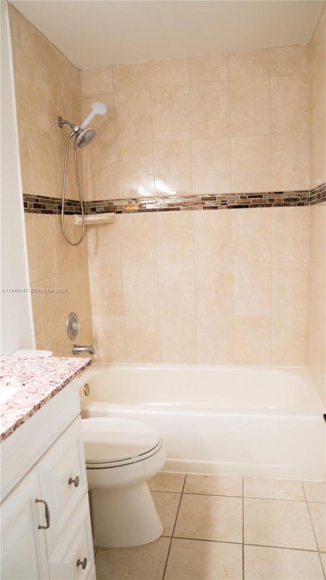 9023 SW 113th Place Cir W, Miami, FL 33176 Photo