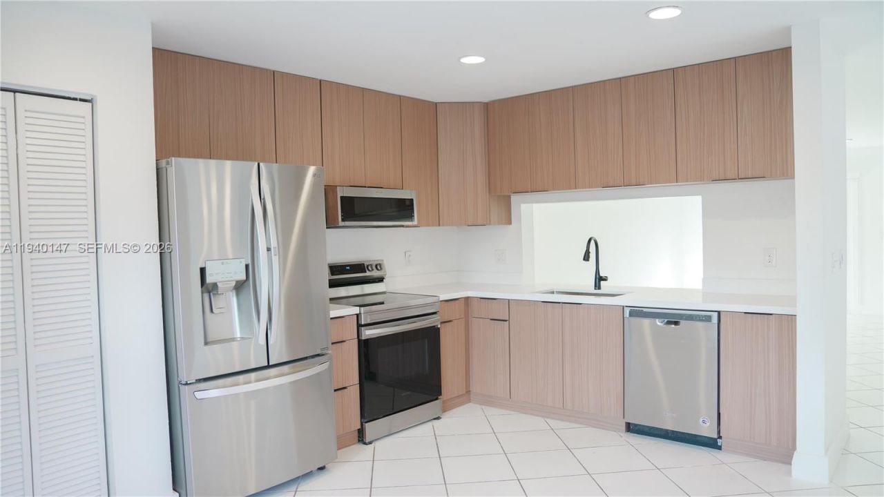 9023 SW 113th Place Cir W, Miami, FL 33176 Photo