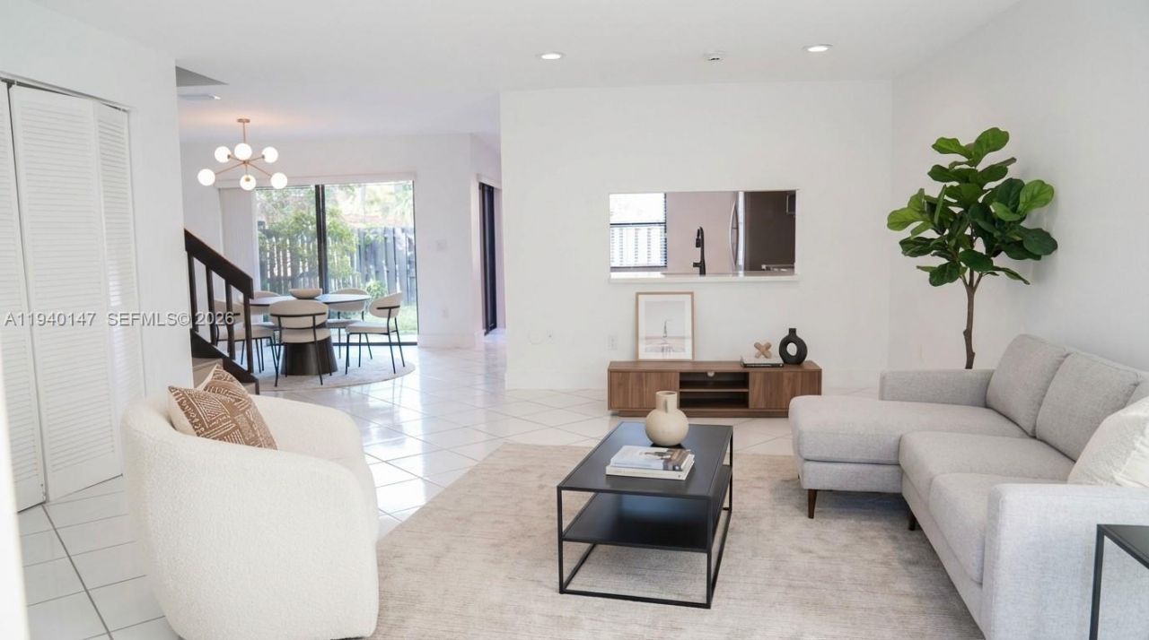 9023 SW 113th Place Cir W, Miami, FL 33176 Photo