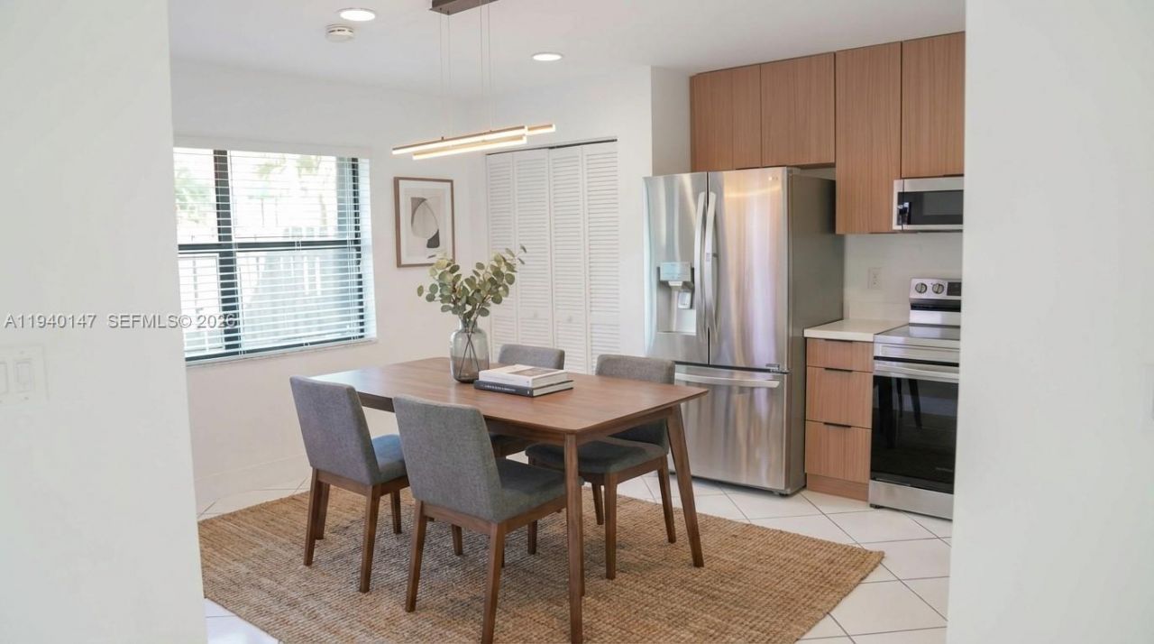 9023 SW 113th Place Cir W, Miami, FL 33176 Photo