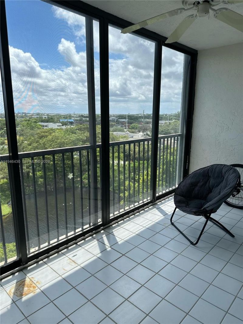 2240 N Cypress Bend Dr , Unit 805, Pompano Beach, FL 33069 Photo