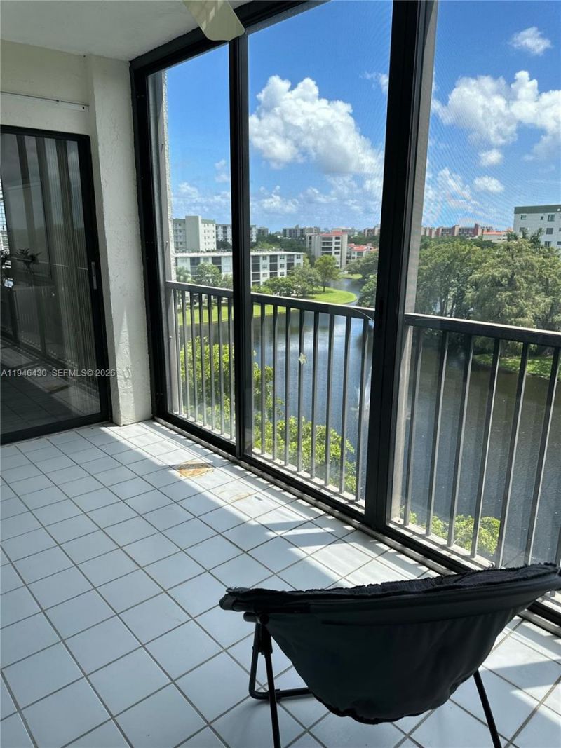 2240 N Cypress Bend Dr , Unit 805, Pompano Beach, FL 33069 Photo