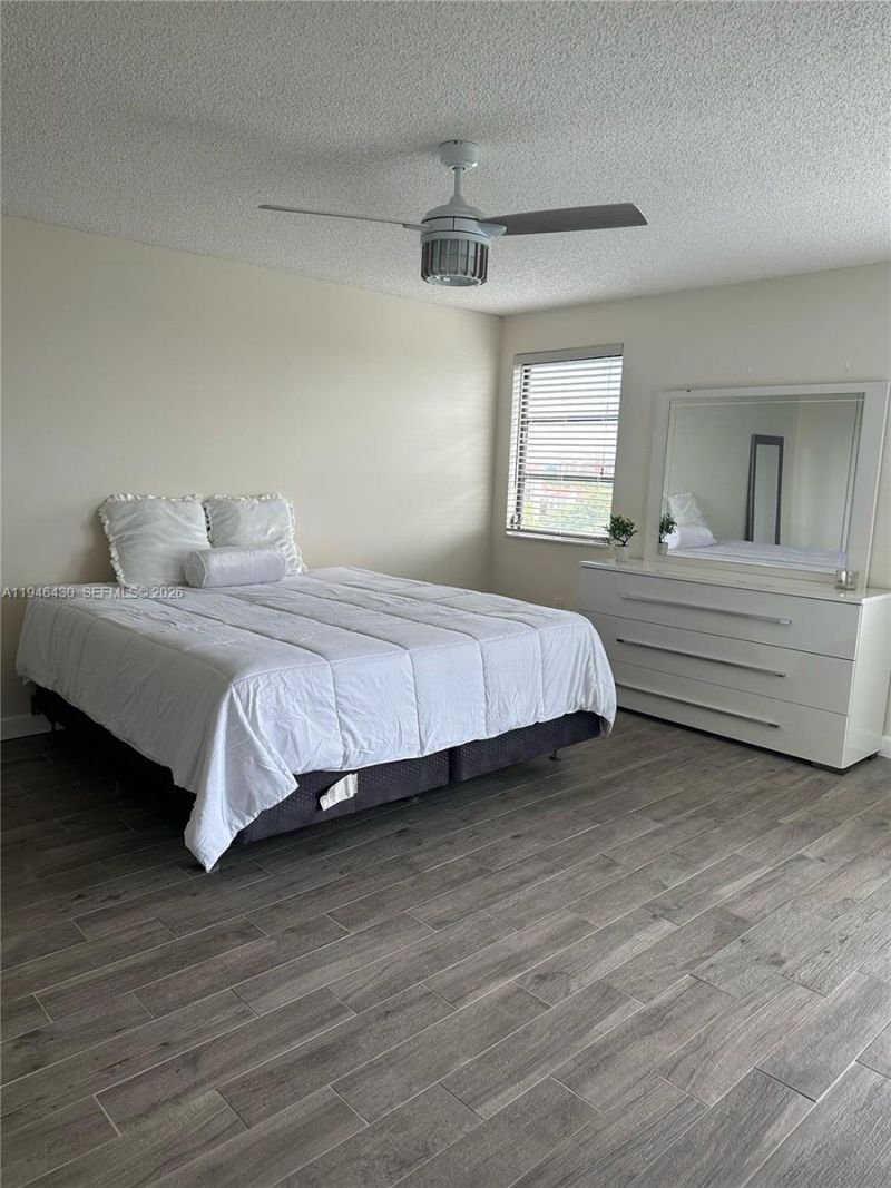 2240 N Cypress Bend Dr , Unit 805, Pompano Beach, FL 33069 Photo