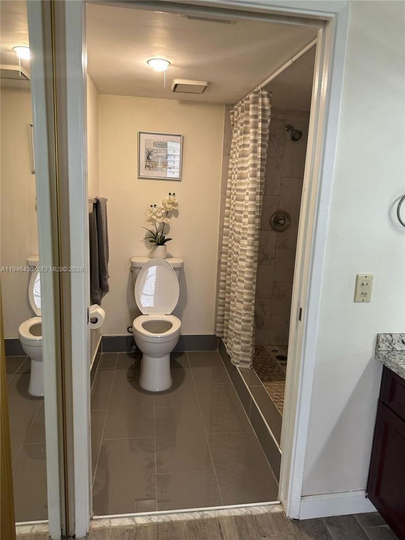 2240 N Cypress Bend Dr , Unit 805, Pompano Beach, FL 33069 Photo