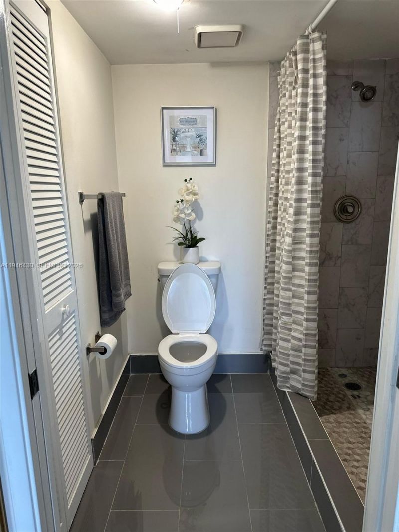 2240 N Cypress Bend Dr , Unit 805, Pompano Beach, FL 33069 Photo