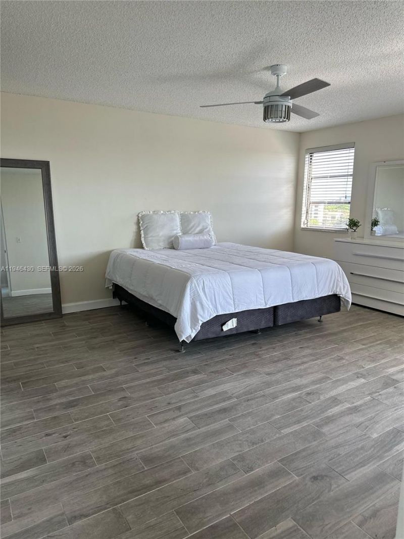 2240 N Cypress Bend Dr , Unit 805, Pompano Beach, FL 33069 Photo