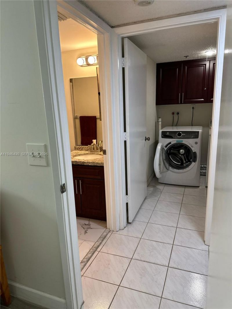 2240 N Cypress Bend Dr , Unit 805, Pompano Beach, FL 33069 Photo