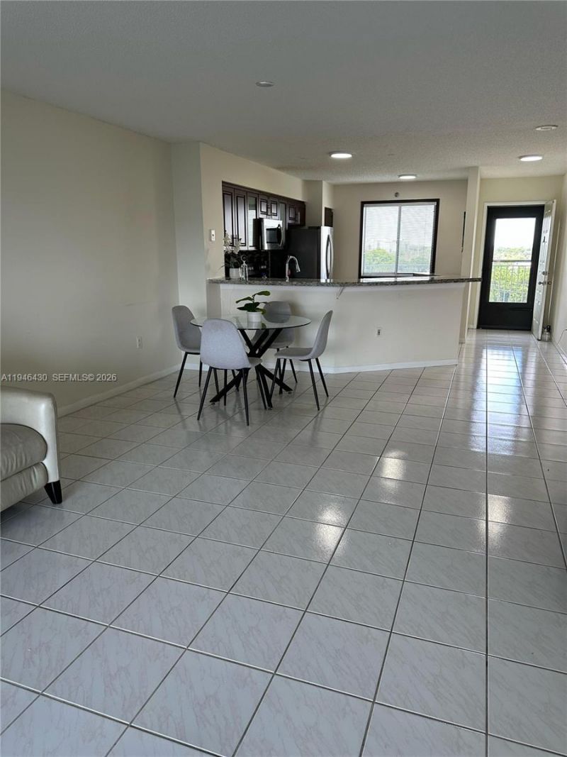 2240 N Cypress Bend Dr , Unit 805, Pompano Beach, FL 33069 Photo