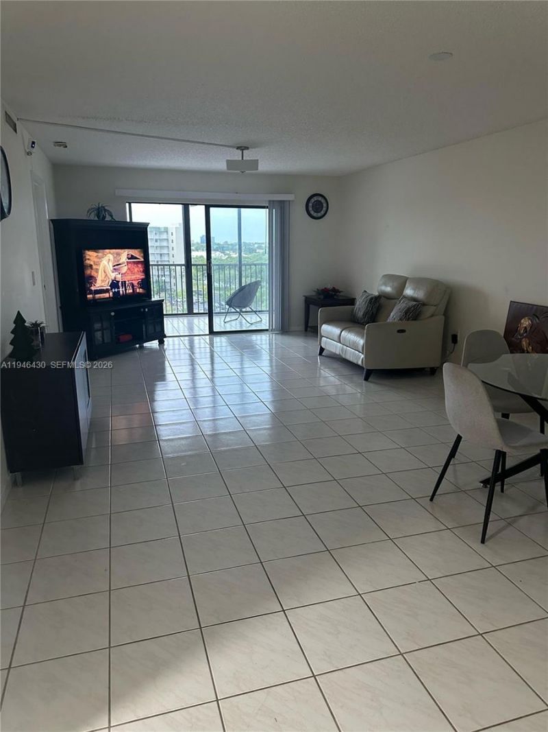 2240 N Cypress Bend Dr , Unit 805, Pompano Beach, FL 33069 Photo
