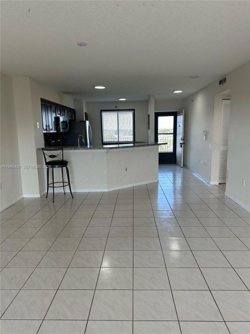2240 N Cypress Bend Dr , Unit 805, Pompano Beach, FL 33069 Photo