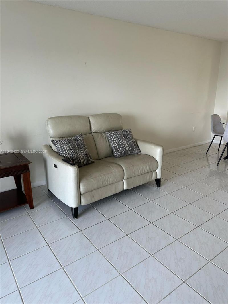 2240 N Cypress Bend Dr , Unit 805, Pompano Beach, FL 33069 Photo