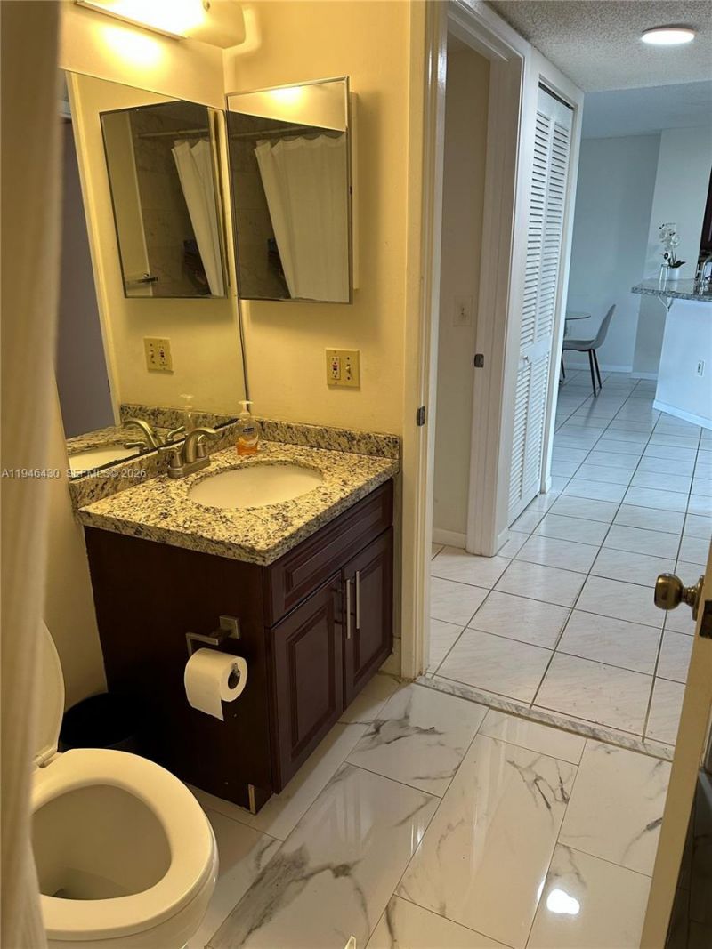 2240 N Cypress Bend Dr , Unit 805, Pompano Beach, FL 33069 Photo