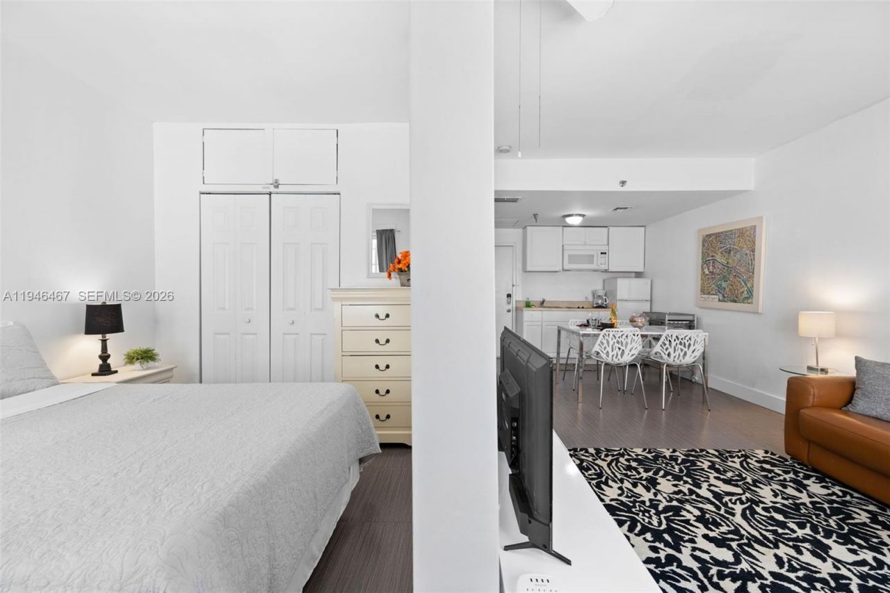 530 Ocean Dr , Unit 108, Miami Beach, FL 33139 Photo