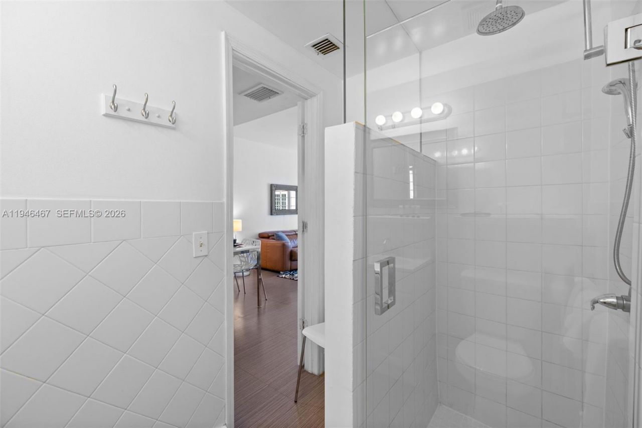 530 Ocean Dr , Unit 108, Miami Beach, FL 33139 Photo