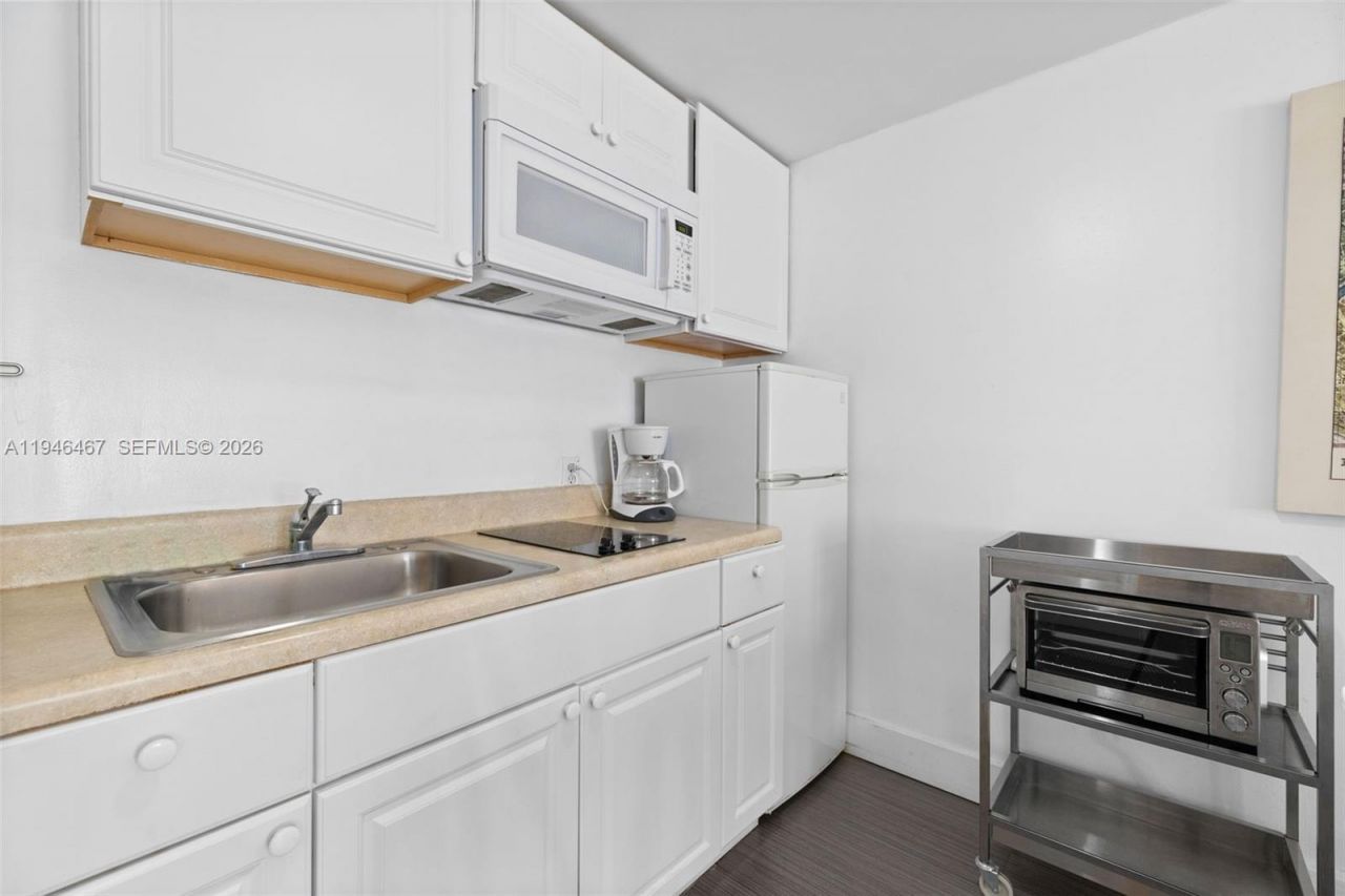 530 Ocean Dr , Unit 108, Miami Beach, FL 33139 Photo