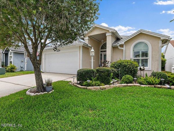 229 CHARLEMAGNE Circle, Ponte Vedra Beach, FL 32082