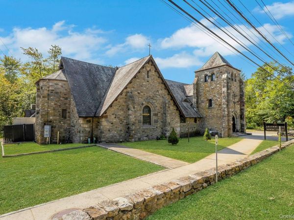 1715 E Main Street , Mohegan Lake, NY 10547