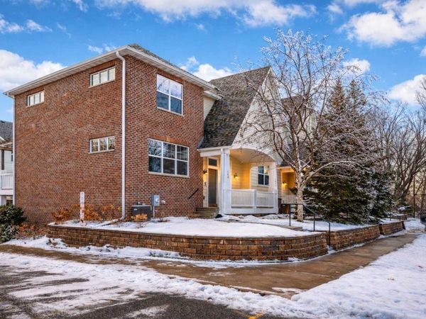 1669 Arona Street, Unit 1, Falcon Heights, MN 55108