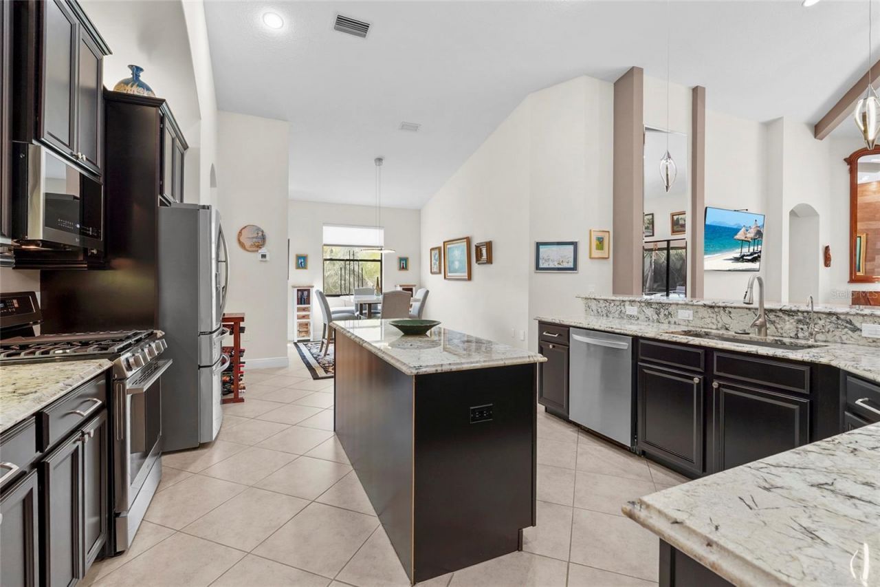 609 Rosemary Circle, Bradenton, FL 34212 Photo